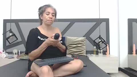 Snapshot of brenda_velasquez chatting on March 2, 2:36 pm BRENDA VELASQUEZ online show from March 2, 2:36 pm