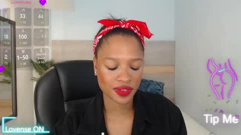 Snapshot of brendathompson_ chatting on October 2, 1:32 am Brenda online show from October 2, 1:32 am