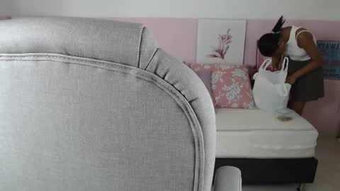 Snapshot of brendathompson_ chatting on February 27, 12:23 pm Brenda online show from February 27, 12:23 pm