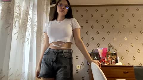 Mia   online show from December 21, 7:23 am