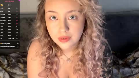 Mia   online show from April 14, 9:20 am