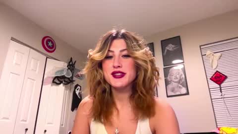 Snapshot of briadominick chatting on December 5, 5:15 am Brianna3 online show from December 5, 5:15 am