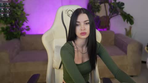 Diamonds Girls online show from October 13, 10:40 am