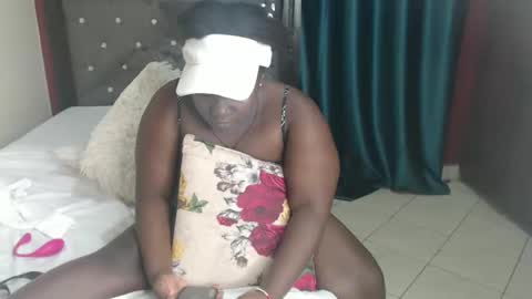 Snapshot of brightebony chatting on December 3, 7:44 pm Bright online show from December 3, 7:44 pm