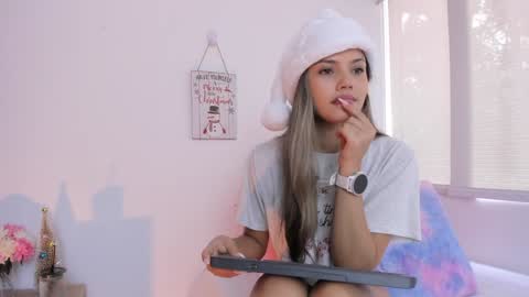 Snapshot of brisa_blue chatting on December 27, 5:26 pm Brisa online show from December 27, 5:26 pm
