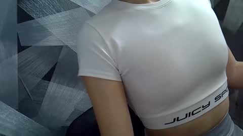 BritneyxKittens online show from January 19, 8:32 am