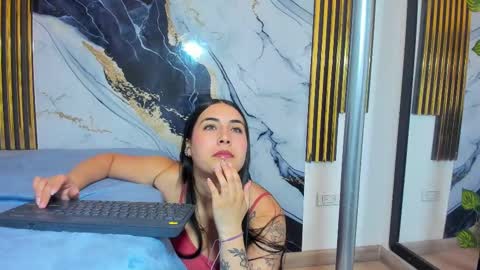 Snapshot of brittanyy20 chatting on October 9, 11:03 am brittanyy20 online show from October 9, 11:03 am