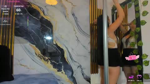 Snapshot of brittanyy20 chatting on October 6, 10:43 am brittanyy20 online show from October 6, 10:43 am