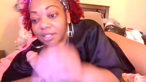 Snapshot of brownroundrenee chatting on February 9, 10:00 pm brownroundrenee online show from February 9, 10:00 pm