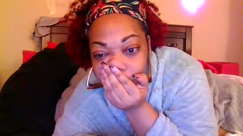 Snapshot of brownroundrenee chatting on February 16, 9:48 pm brownroundrenee online show from February 16, 9:48 pm