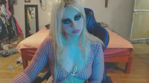 Isabella but call me isa  online show from October 1, 5:45 am