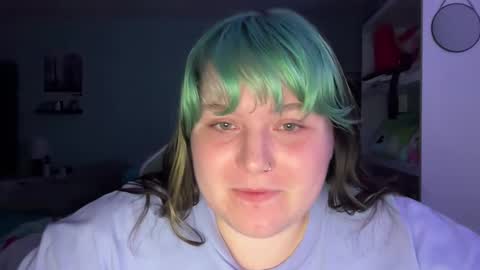 bumblebeebuzzer online show from February 13, 3:50 am
