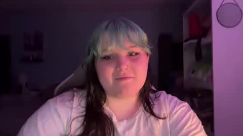 bumblebeebuzzer online show from February 18, 12:59 am