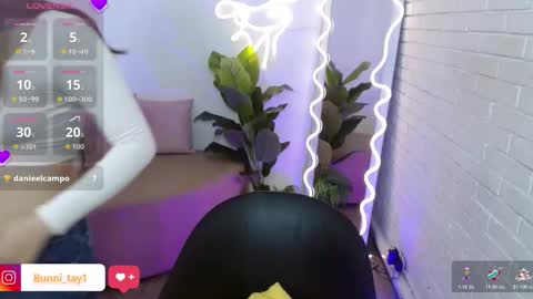 Snapshot of bunni_tay chatting on October 17, 12:41 pm Bunni online show from October 17, 12:41 pm