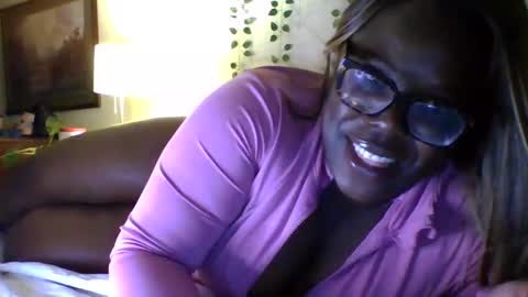 Snapshot of bunny8354367 chatting on October 4, 12:16 am Bunny online show from October 4, 12:16 am