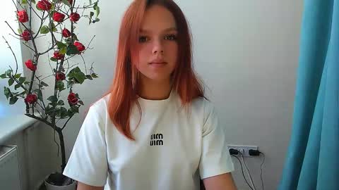 Snapshot of bunnybloom_ chatting on September 25, 6:34 am Ariel online show from September 25, 6:34 am