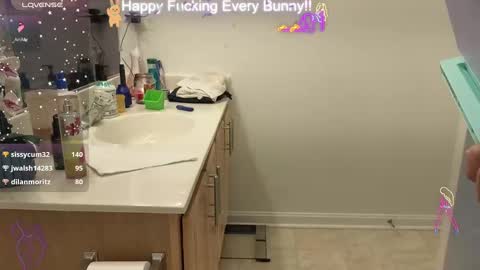 Snapshot of bunnycheekz chatting on January 4, 6:19 pm Tokki  bunny  online show from January 4, 6:19 pm