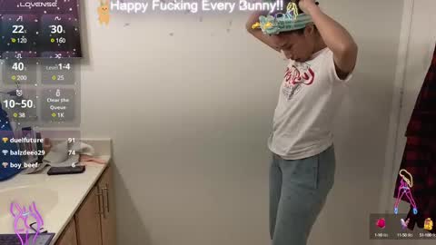 Snapshot of bunnycheekz chatting on December 15, 1:46 am Tokki  bunny  online show from December 15, 1:46 am