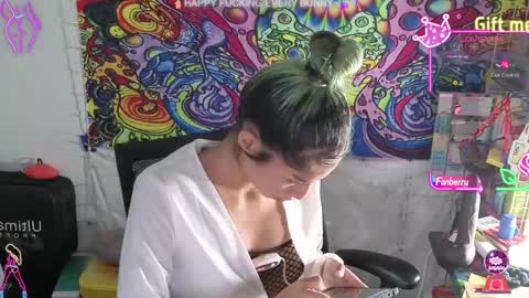 Snapshot of bunnycheekz chatting on September 18, 6:01 am Tokki  bunny  online show from September 18, 6:01 am