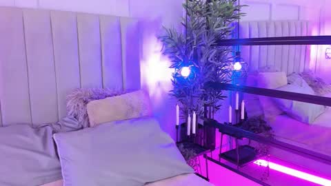   online show from October 8, 5:50 pm