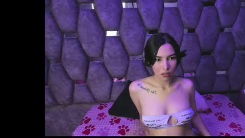 burbuja pink  online show from February 19, 9:13 pm