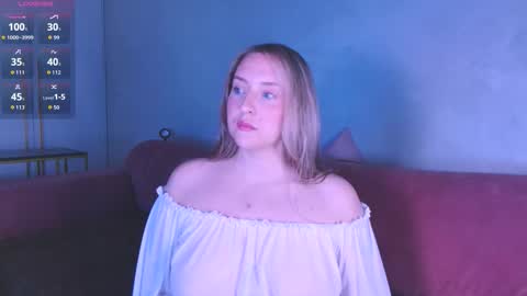 Snapshot of burn_lissa chatting on October 5, 6:57 pm Lissa online show from October 5, 6:57 pm