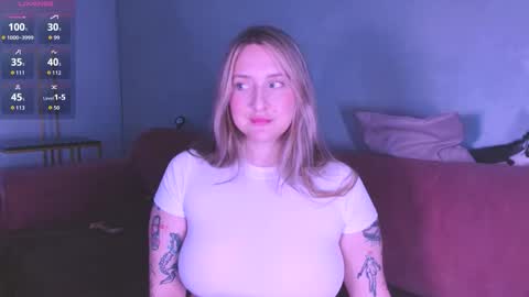 Snapshot of burn_lissa chatting on October 16, 7:27 pm Lissa online show from October 16, 7:27 pm