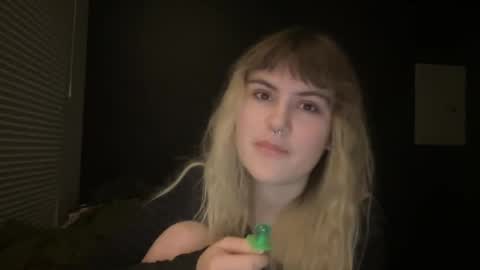 Snapshot of bushbabe3008 chatting on January 18, 7:28 am esme gray online show from January 18, 7:28 am