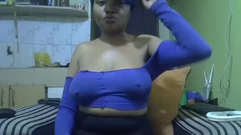 busty kenzi online show from January 4, 9:31 pm