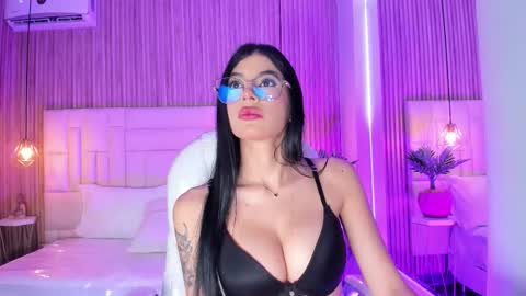 Caitlyn  online show from January 8, 11:58 am