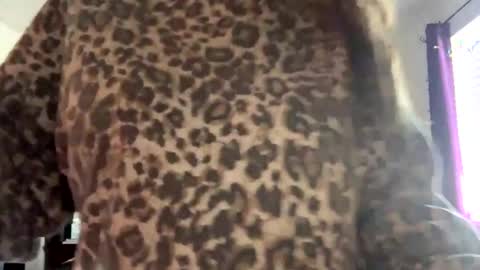 Snapshot of calishop1 chatting on January 18, 6:21 pm calishop1 online show from January 18, 6:21 pm