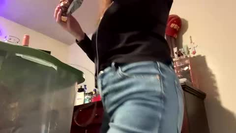 Snapshot of calishop1 chatting on February 19, 2:44 am calishop1 online show from February 19, 2:44 am