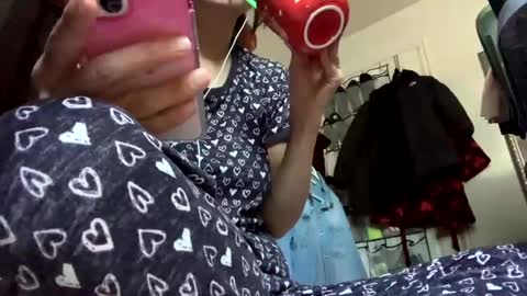 Snapshot of calishop1 chatting on February 28, 3:26 pm calishop1 online show from February 28, 3:26 pm