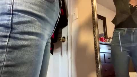 Snapshot of calishop1 chatting on December 18, 6:25 pm calishop1 online show from December 18, 6:25 pm