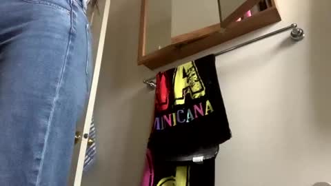 Snapshot of calishop1 chatting on February 2, 11:21 pm calishop1 online show from February 2, 11:21 pm