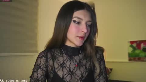 Snapshot of call_me_rosie chatting on January 21, 1:29 am online show from January 21, 1:29 am