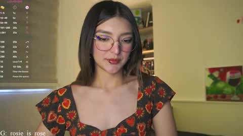 Snapshot of call_me_rosie chatting on January 25, 10:07 pm online show from January 25, 10:07 pm