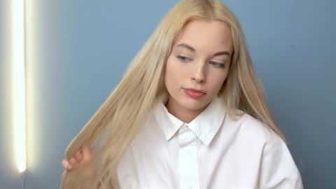 Snapshot of callmemargo chatting on September 21, 10:47 am Im Margo where is my Joker online show from September 21, 10:47 am
