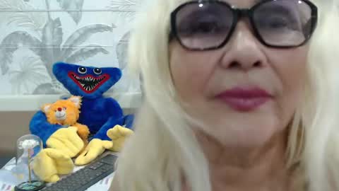 CamDiva1 online show from March 6, 1:03 pm