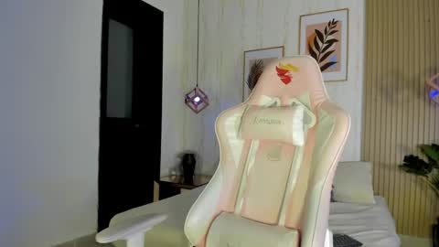 Snapshot of cameroncollinss chatting on October 1, 8:58 pm Cameron online show from October 1, 8:58 pm