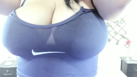 Snapshot of camihotboobs chatting on October 2, 6:07 am camihotboobs online show from October 2, 6:07 am