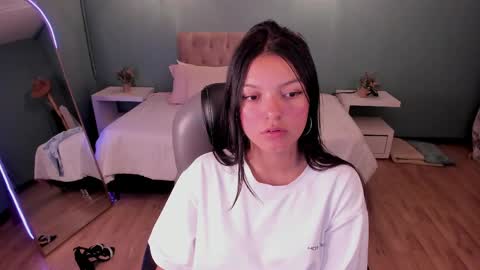 Cami online show from April 28, 4:16 am