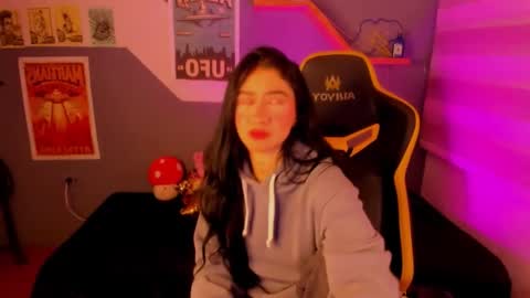 camila online show from October 30, 4:04 am