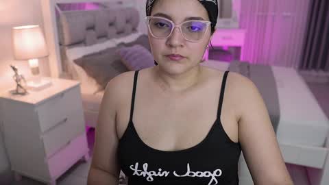 Snapshot of camila_buitrago chatting on January 26, 10:24 pm Camila buitrago online show from January 26, 10:24 pm