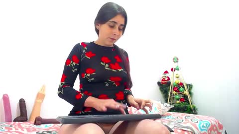 Snapshot of camila_cami chatting on December 17, 5:58 pm Camila online show from December 17, 5:58 pm