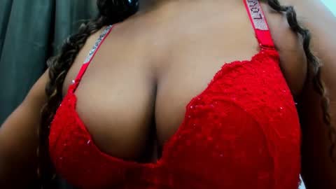 Snapshot of camila_sandoval_01 chatting on February 14, 10:28 am Camila online show from February 14, 10:28 am