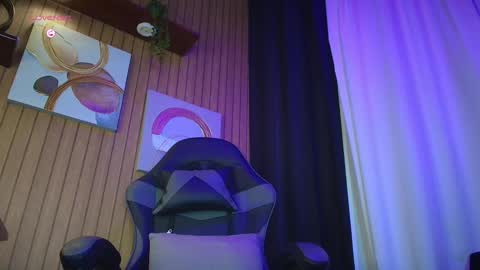    online show from November 11, 9:06 am