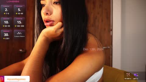 Snapshot of camilagomezz chatting on December 13, 8:04 pm Camila online show from December 13, 8:04 pm