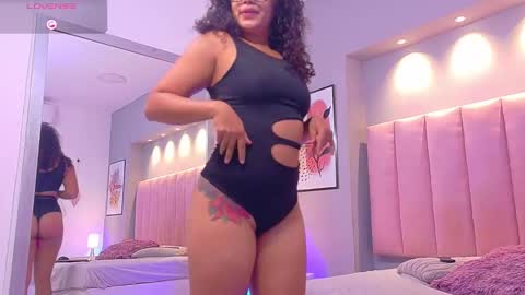 Camila online show from October 22, 12:43 pm