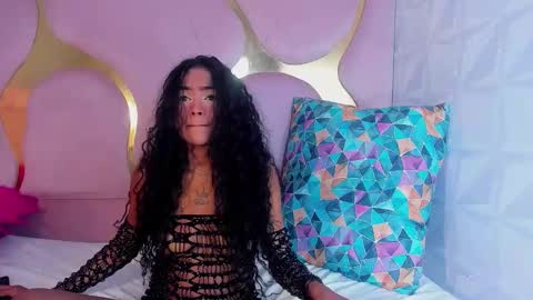 Snapshot of camilaqueenh chatting on October 20, 2:03 am camilaqueenh online show from October 20, 2:03 am